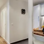 Sevigne Elegant Apartment *