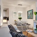 Apartment Sevigne Elegant Paris